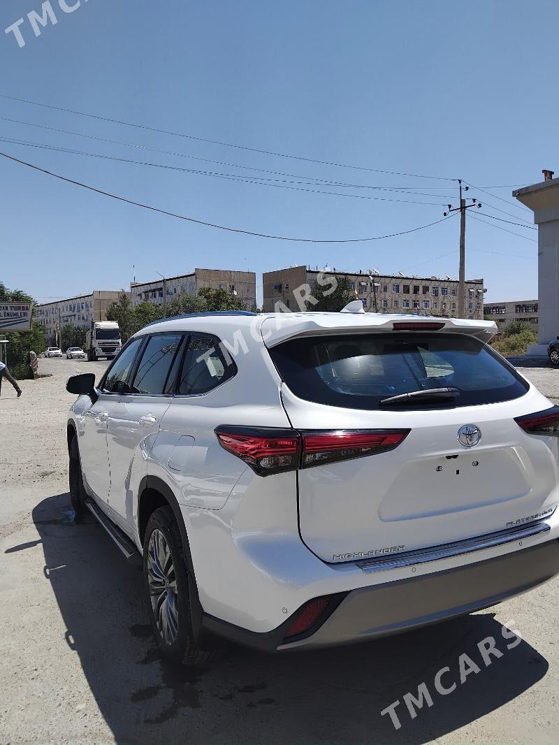 Toyota Highlander 2022 - 640 000 TMT - Мары - img 2