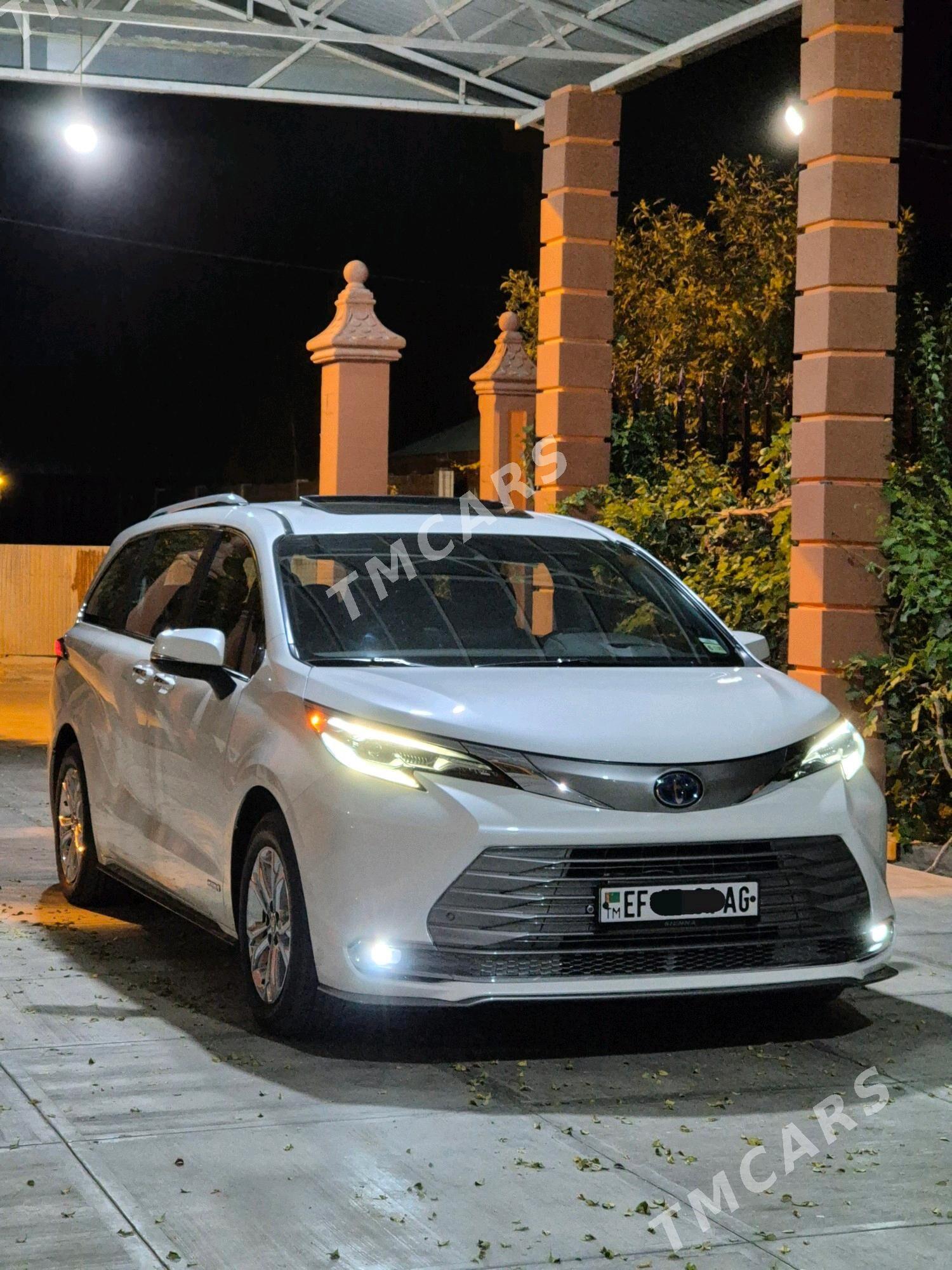 Toyota Sienna 2021 - 710 000 TMT - Бузмеин - img 3