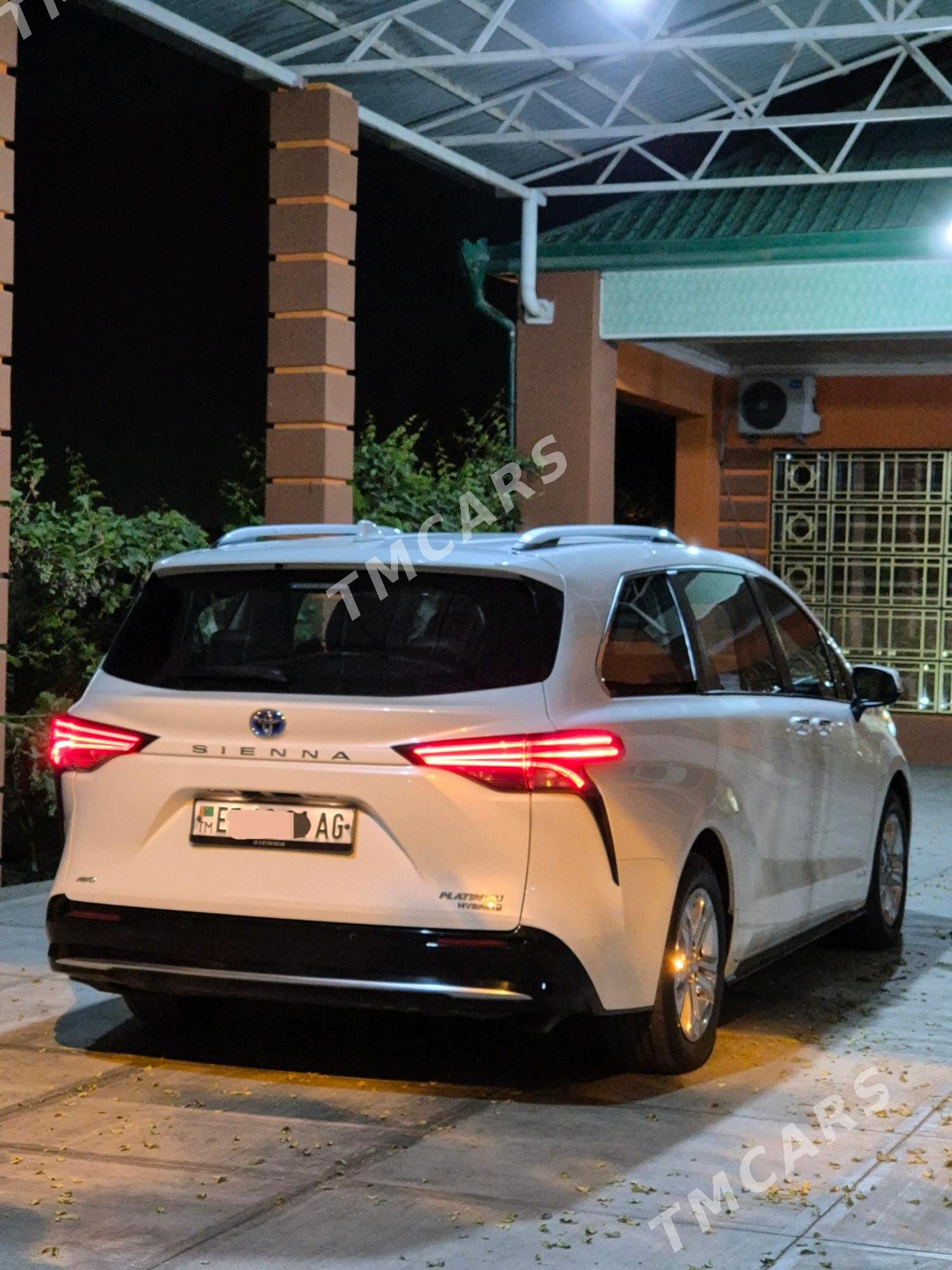 Toyota Sienna 2021 - 710 000 TMT - Бузмеин - img 4