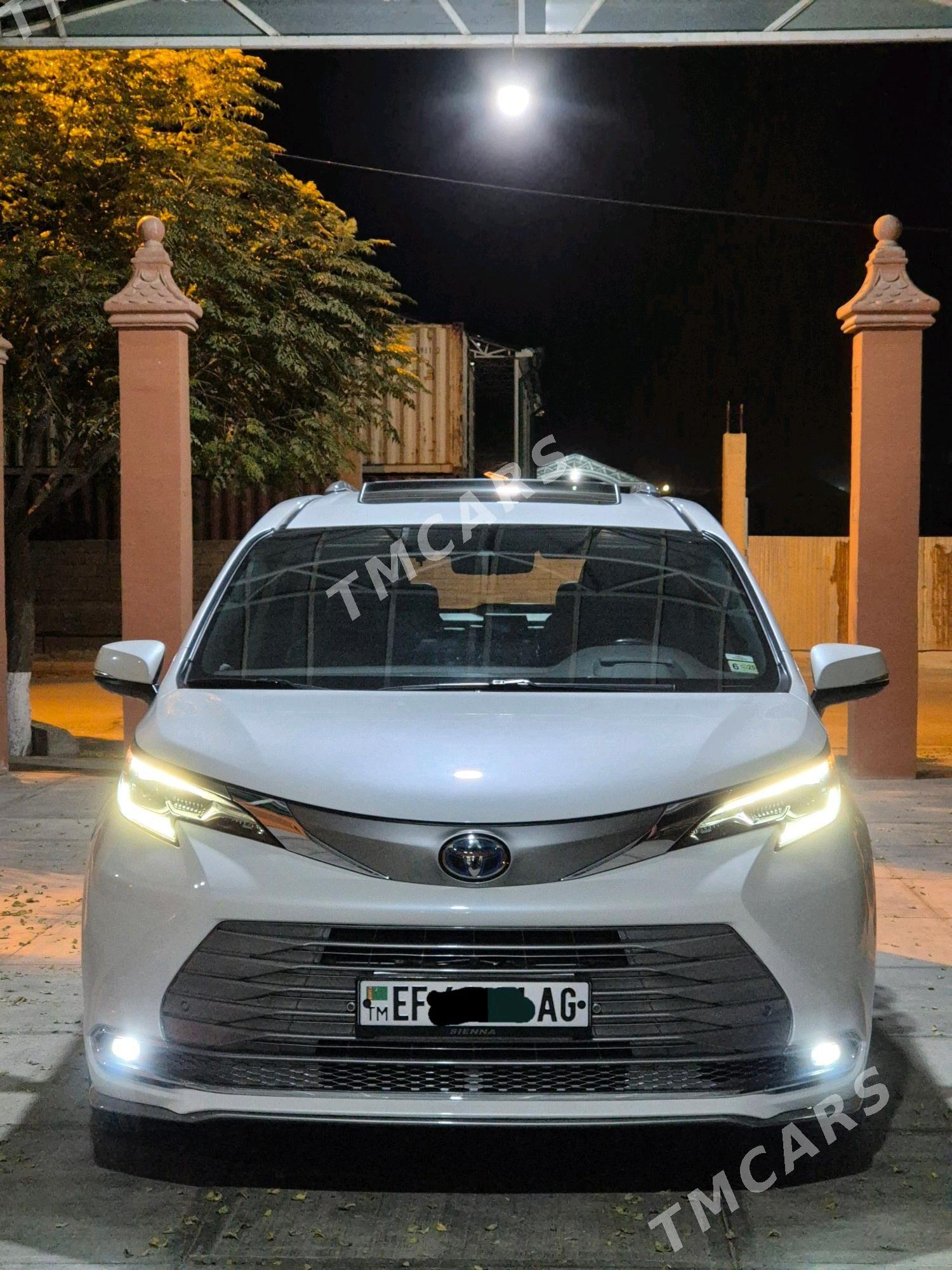 Toyota Sienna 2021 - 710 000 TMT - Бузмеин - img 2