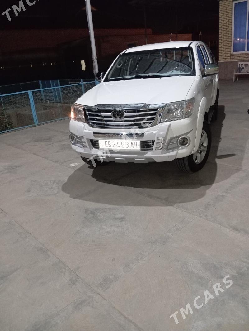 Toyota Hilux 2013 - 320 000 TMT - Sarahs - img 2