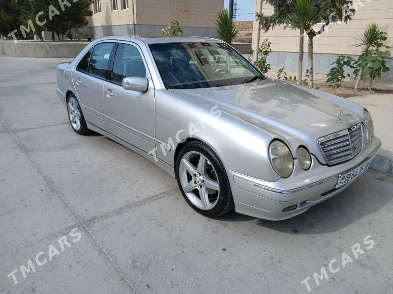 Mercedes-Benz E320 2001 - 120 000 TMT - Türkmenbaşy - img 2