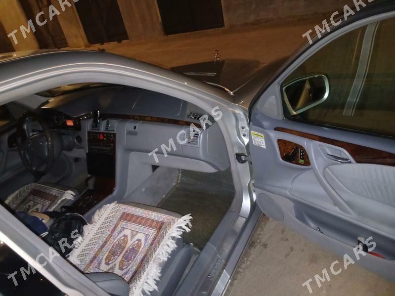 Mercedes-Benz E320 2001 - 120 000 TMT - Türkmenbaşy - img 6