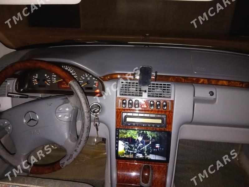 Mercedes-Benz E320 2001 - 120 000 TMT - Türkmenbaşy - img 8
