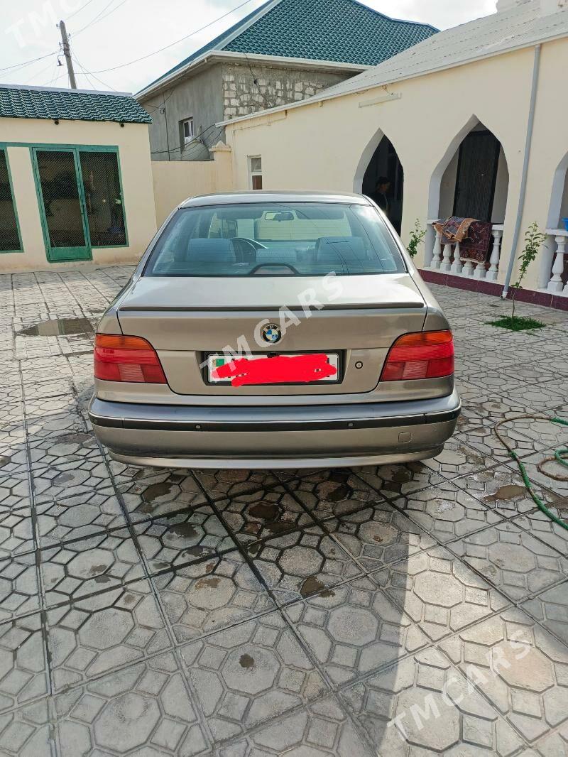 BMW E39 1997 - 98 000 TMT - Балканабат - img 5
