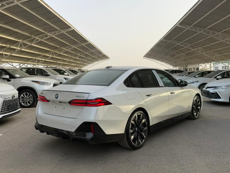 BMW 550 2025 - 2 751 000 TMT - Aşgabat - img 1