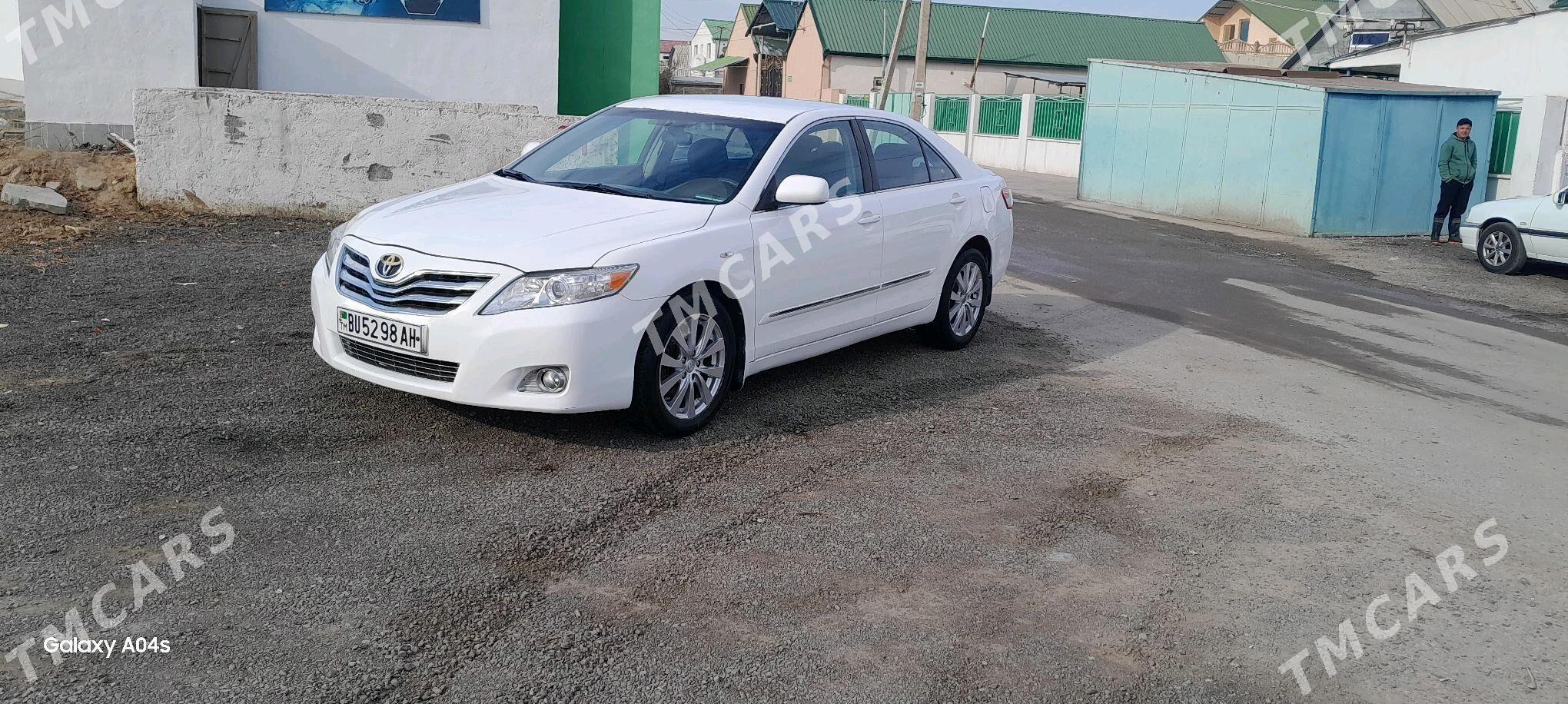 Toyota Camry 2011 - 135 000 TMT - Кака - img 3