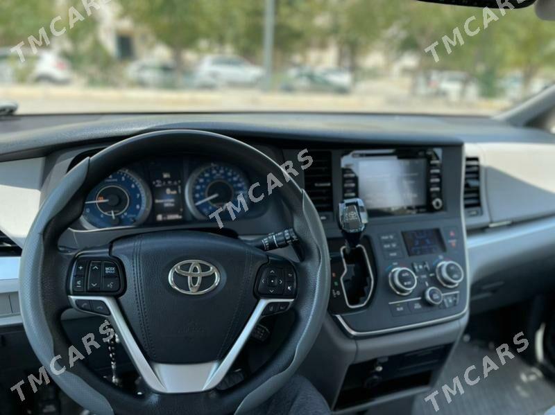 Toyota Sienna 2018 - 380 000 TMT - Ашхабад - img 4