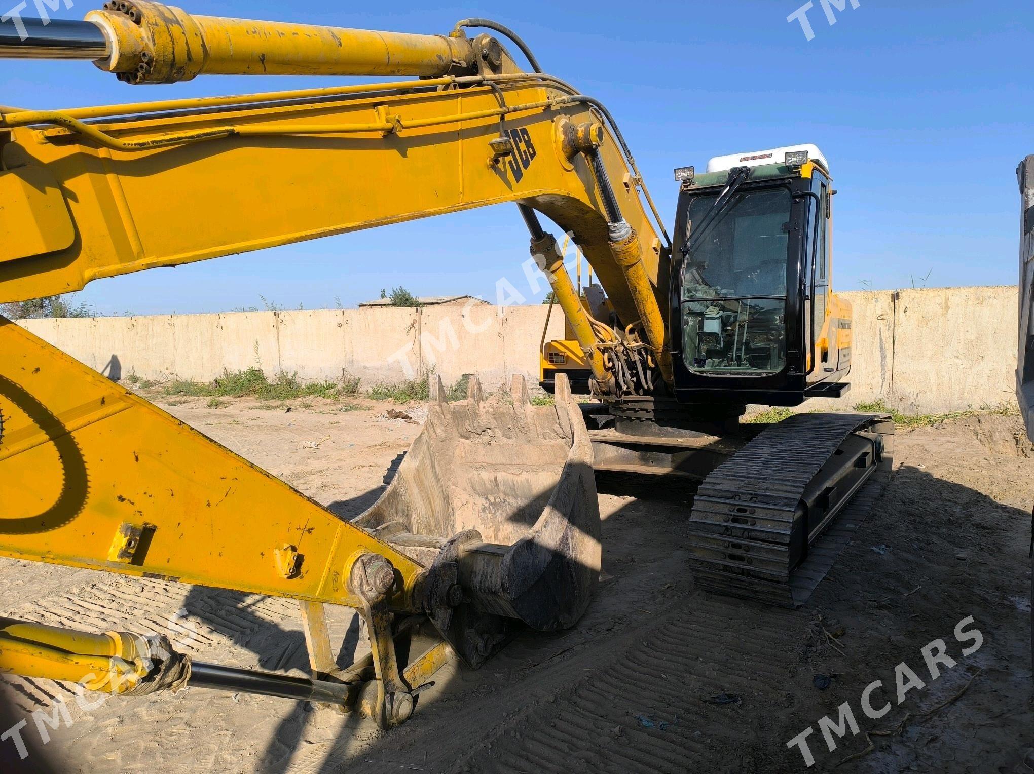 JCB Polemaster Plus 2003 - 600 000 TMT - Saýat - img 3