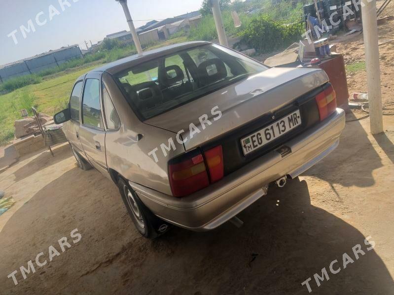 Opel Vectra 1989 - 25 000 TMT - Векильбазар - img 3