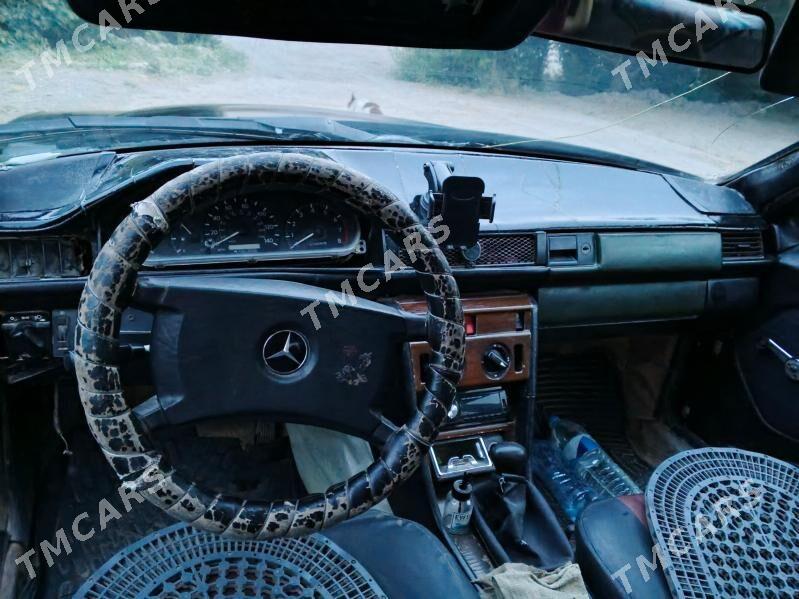 Mercedes-Benz 230E 1987 - 30 000 TMT - Магданлы - img 5