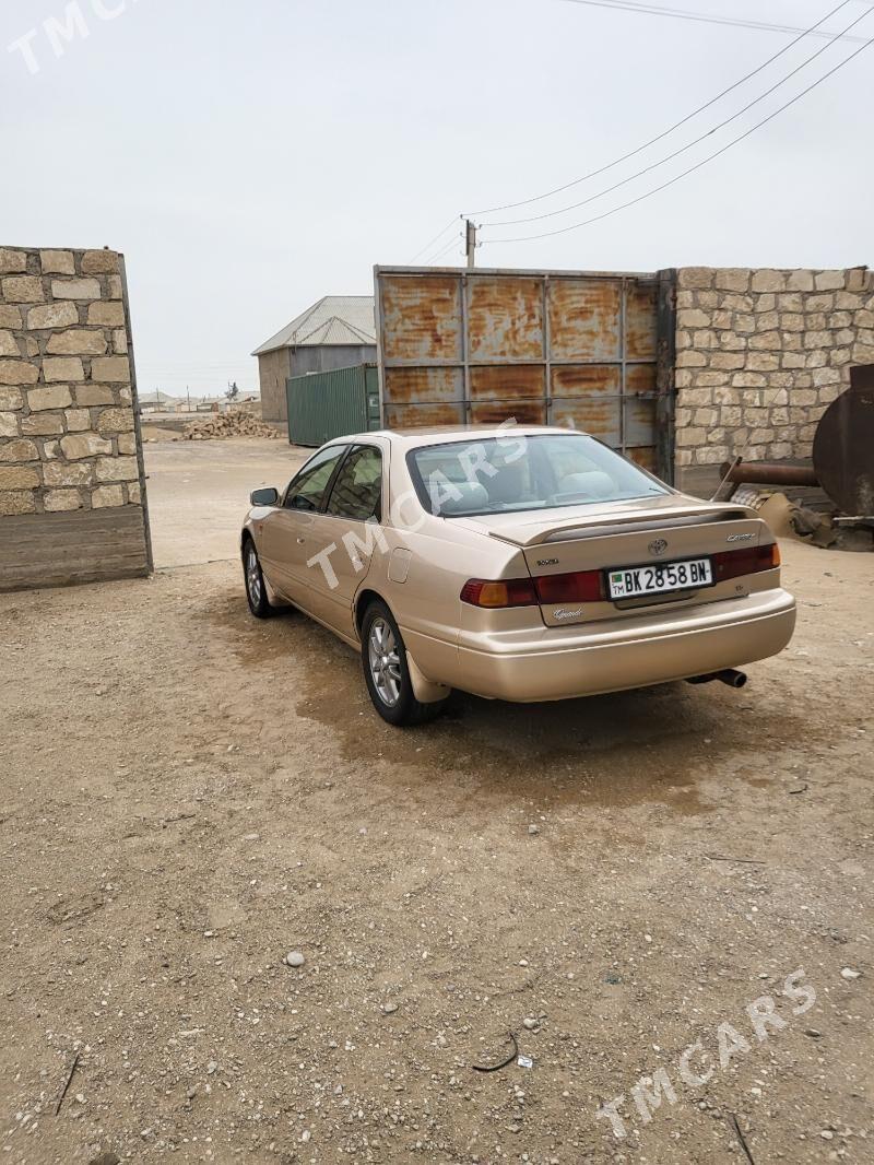 Toyota Camry 1998 - 125 000 TMT - Гумдаг - img 6