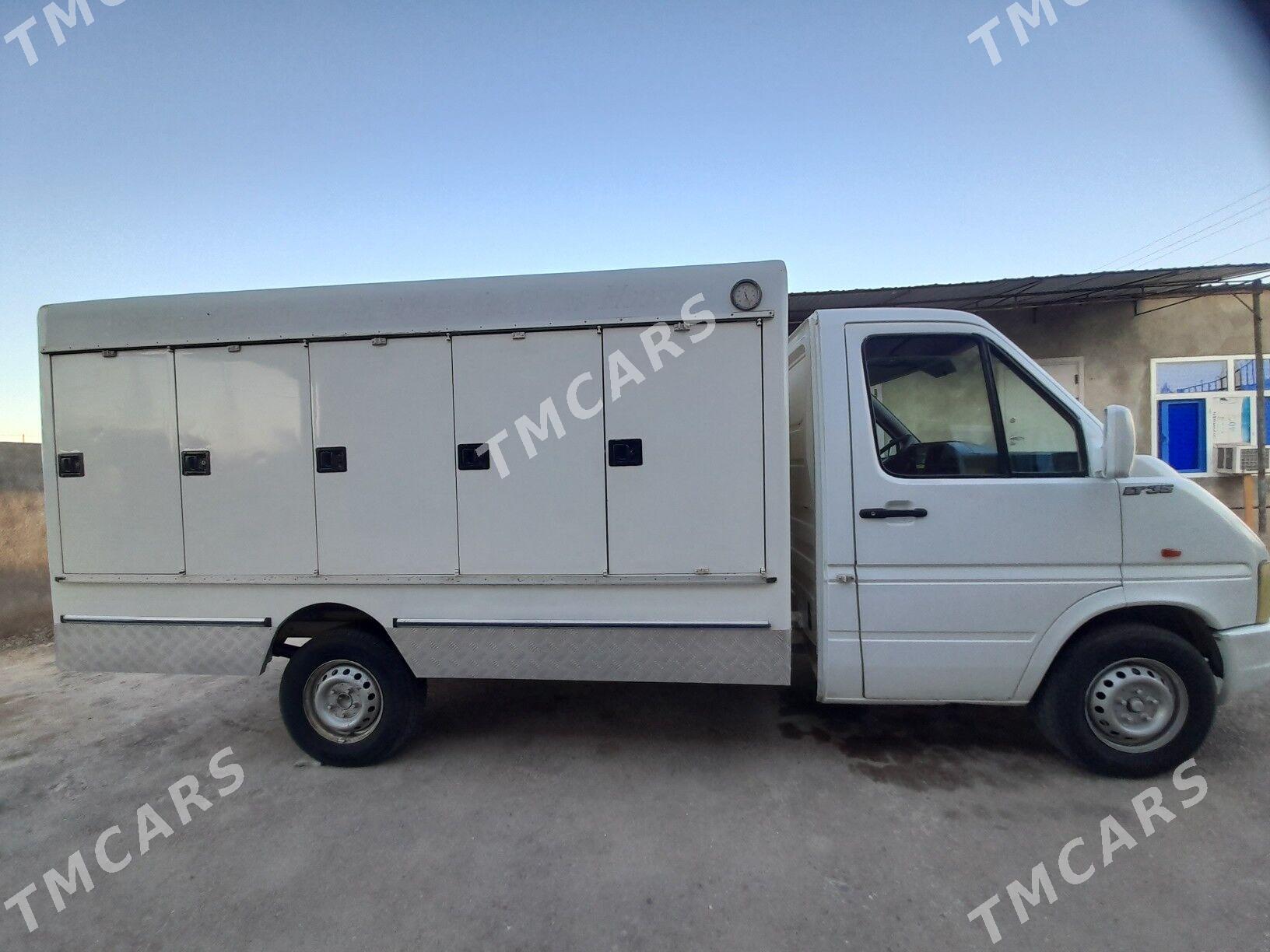 Volkswagen Transporter 2002 - 320 000 TMT - Aşgabat - img 3