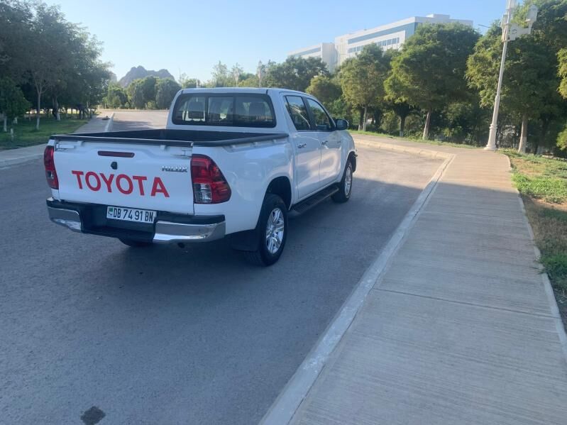 Toyota Hilux 2017 - 460 000 TMT - Туркменбаши - img 6