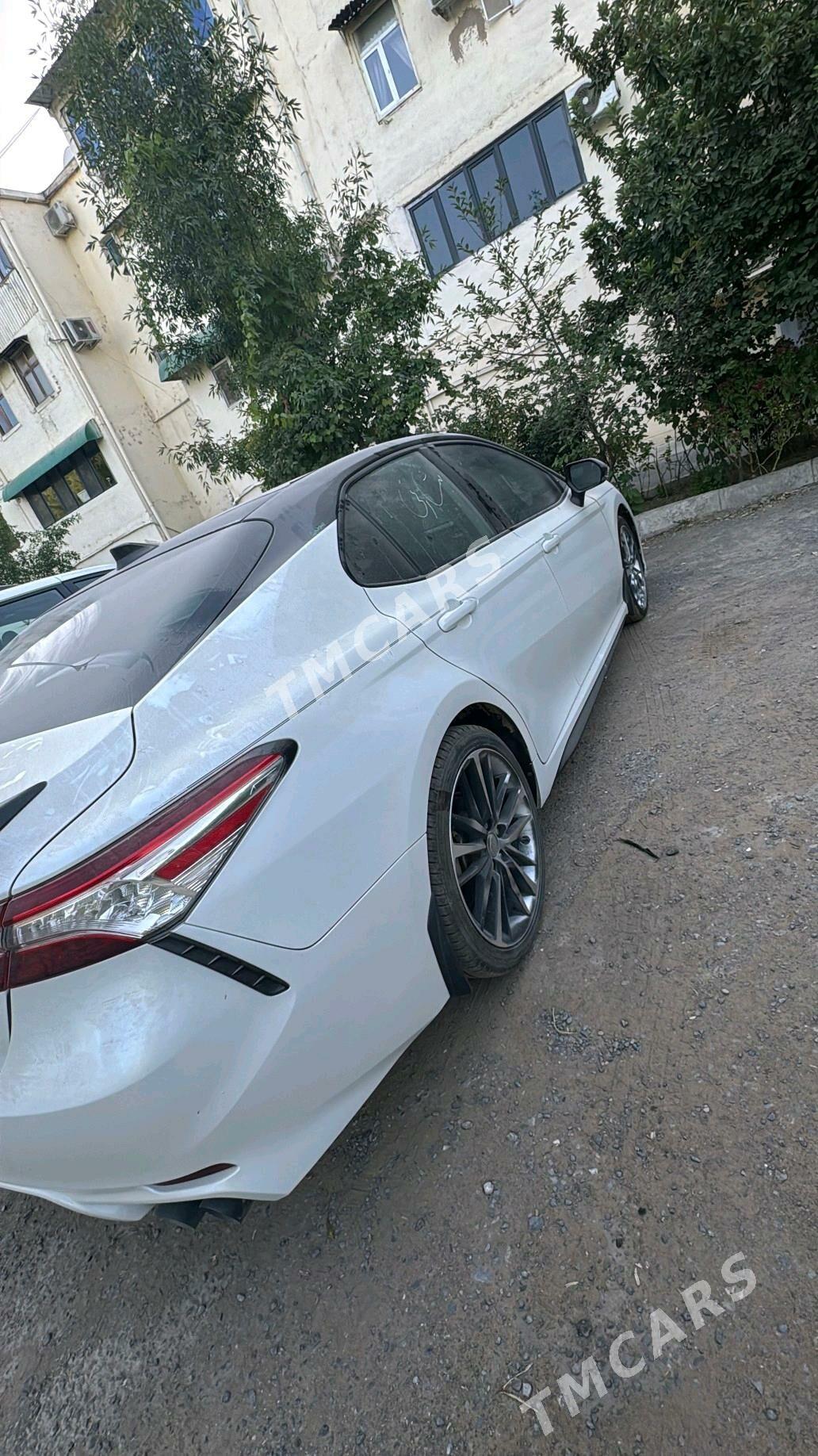 Toyota Camry 2020 - 400 000 TMT - 30 мкр - img 3