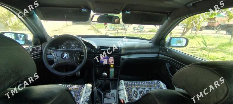 BMW E39 2001 - 130 000 TMT - Мары - img 6
