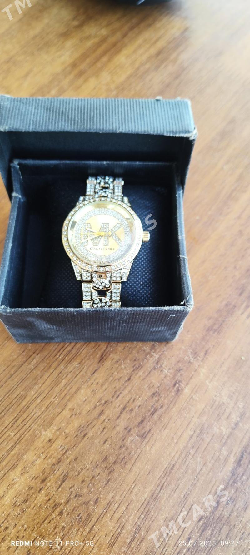 Michael Kors sagat - Чарджоу - img 4