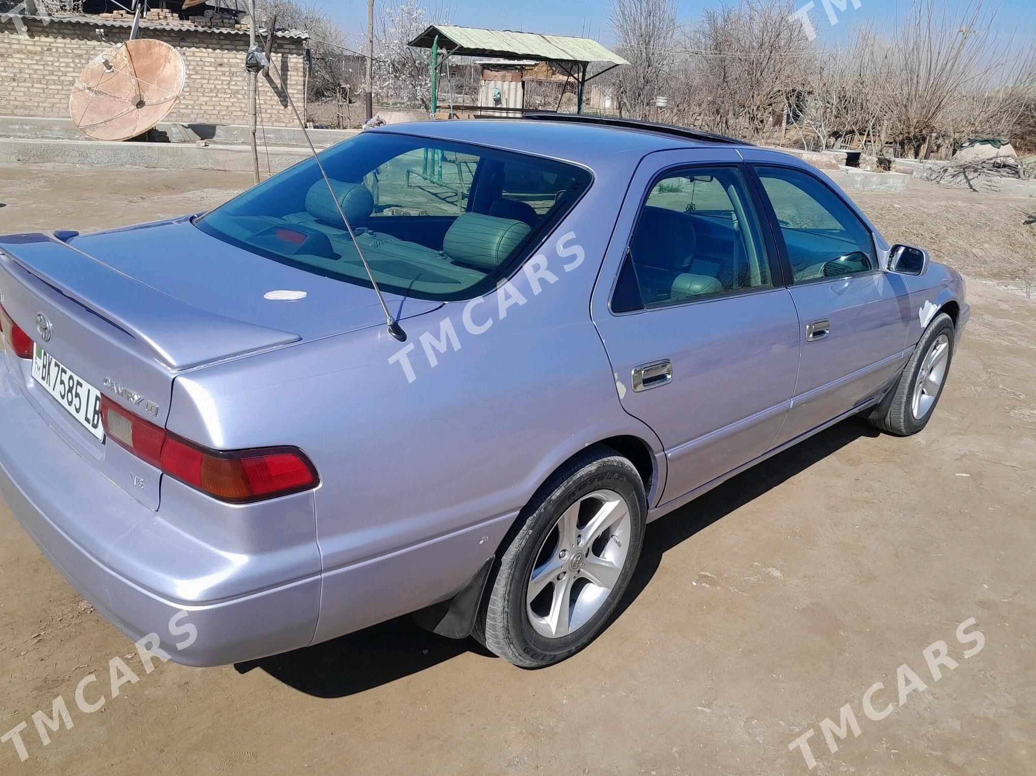 Toyota Camry 1997 - 125 000 TMT - Саят - img 3