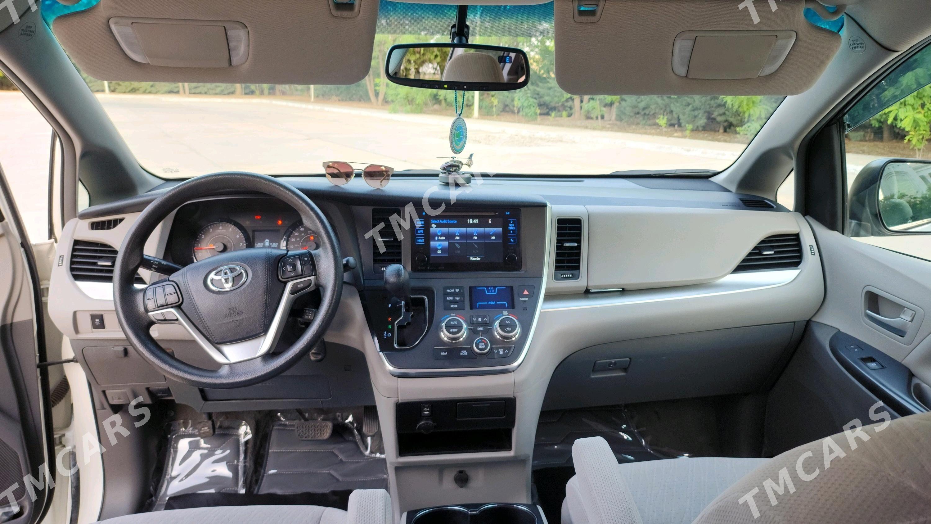 Toyota Sienna 2017 - 362 000 TMT - Aşgabat - img 10
