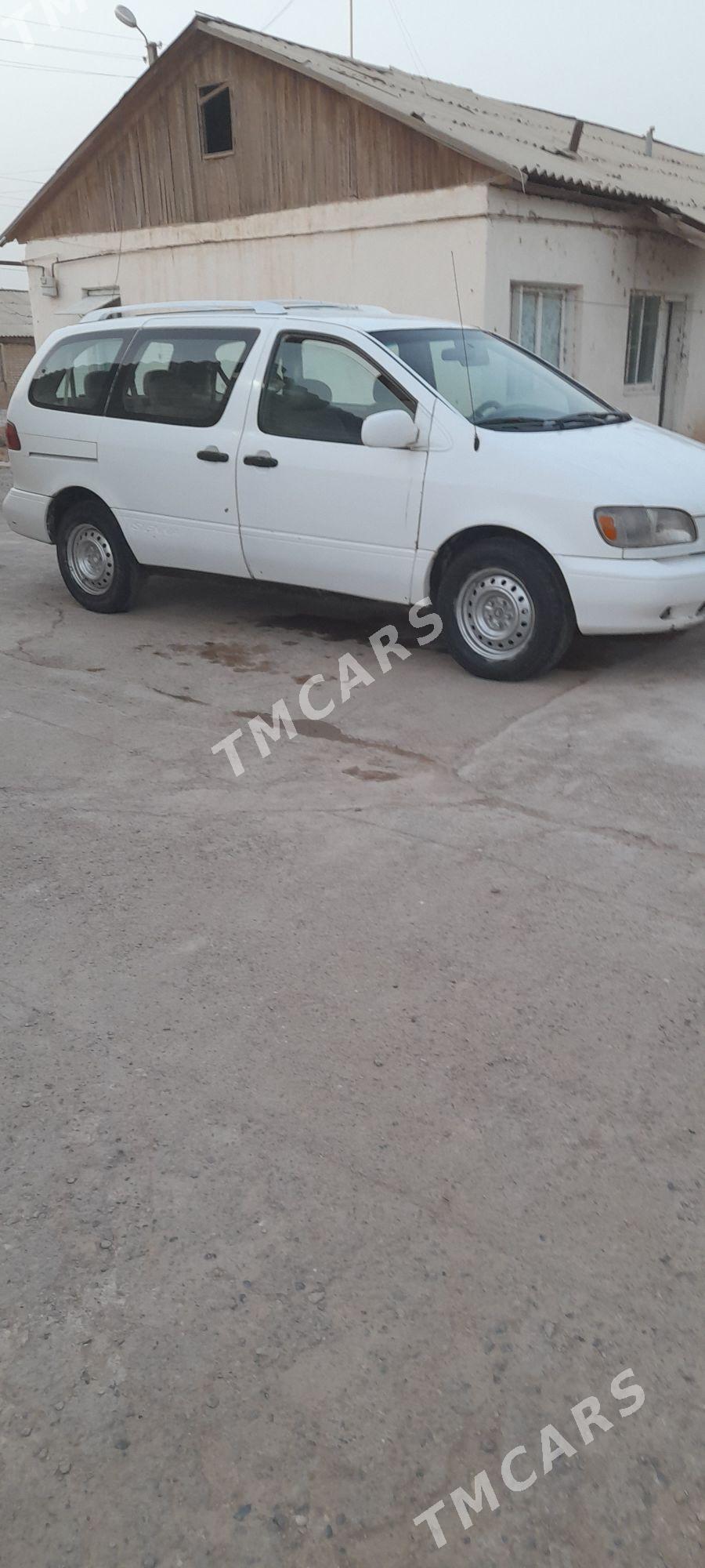 Toyota Sienna 2000 - 110 000 TMT - Tejen - img 3