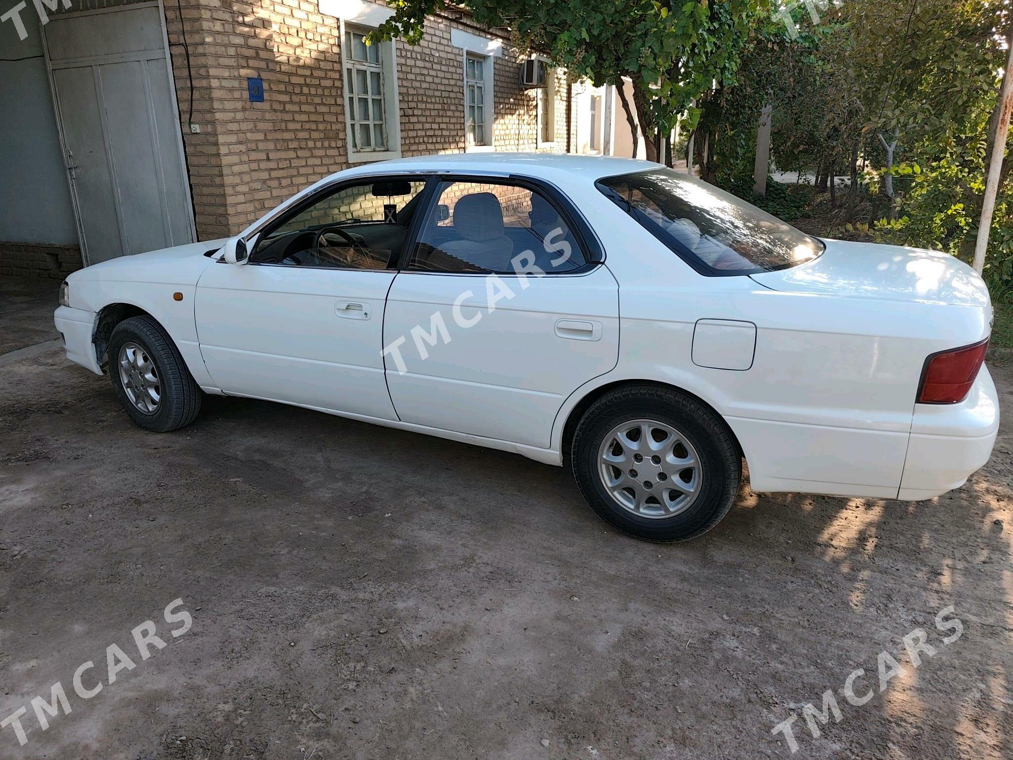 Toyota Camry 1995 - 45 000 TMT - Saýat - img 4