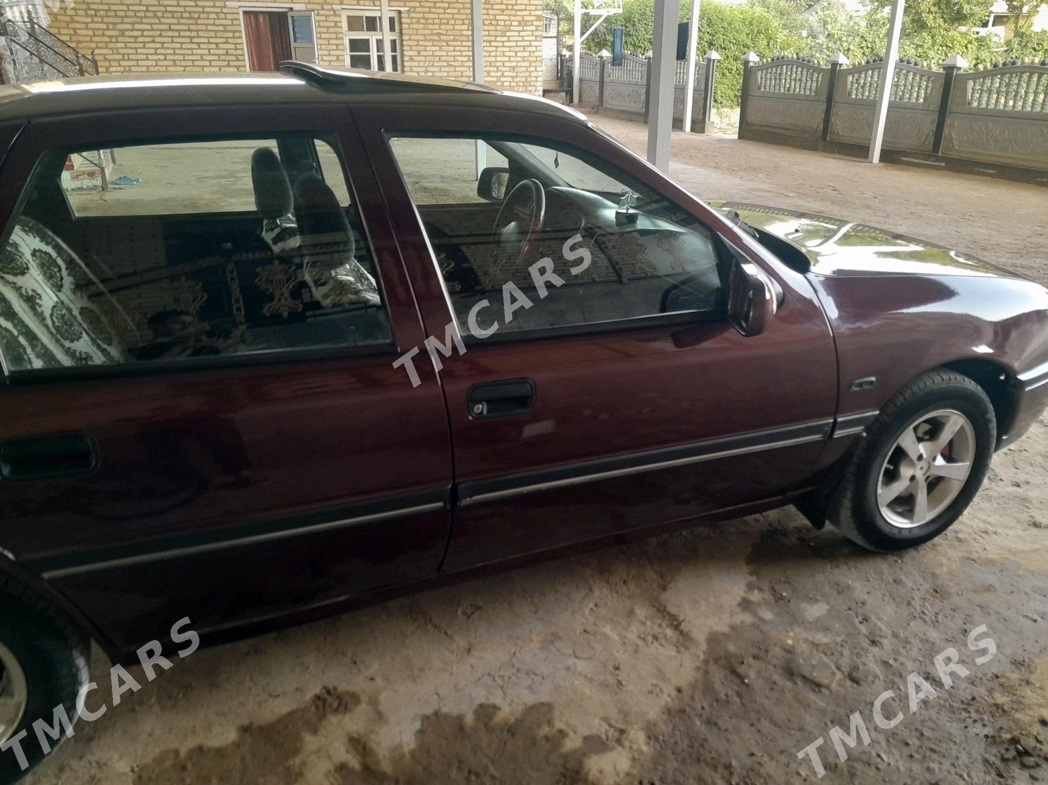Opel Vectra 1991 - 30 000 TMT - Сакарчага - img 2