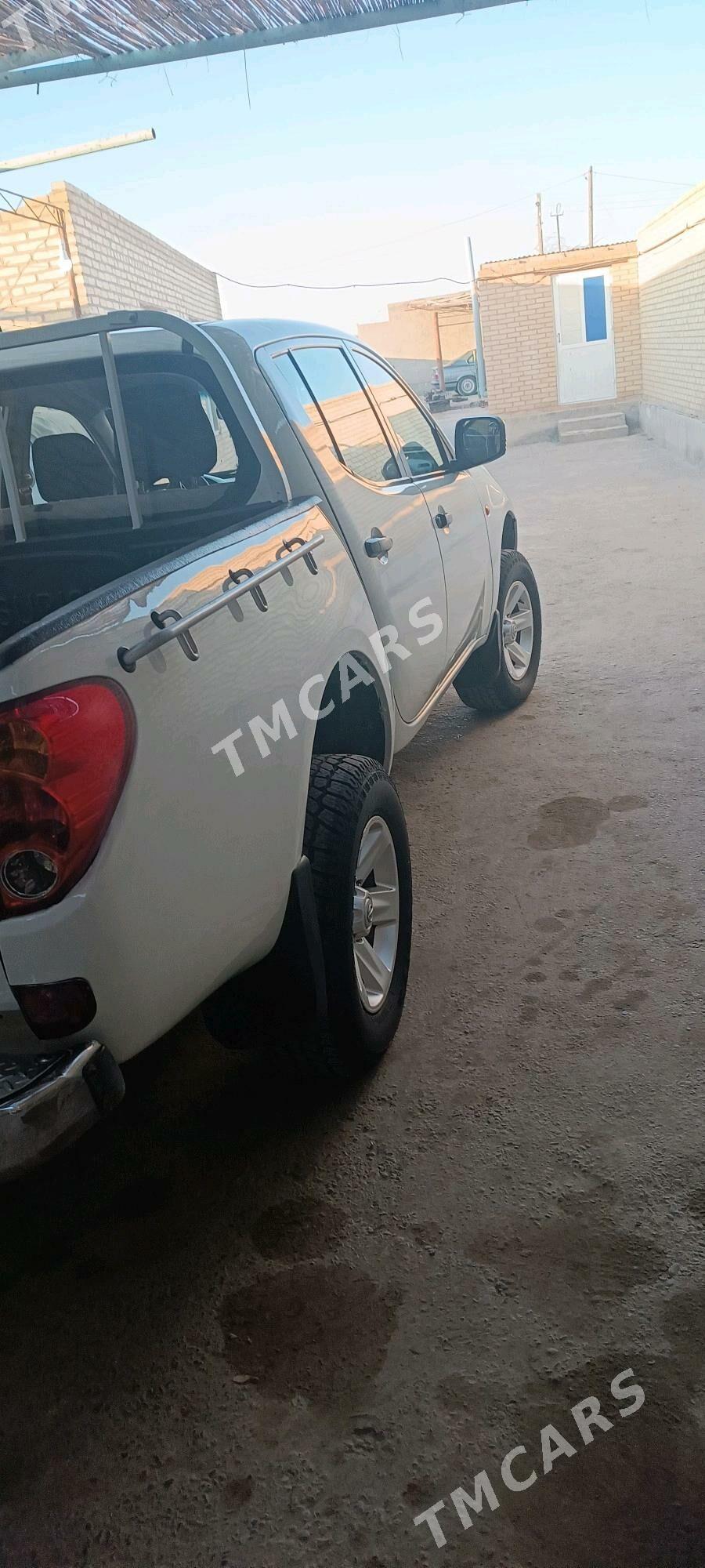 Mitsubishi L200 2008 - 130 000 TMT - Фарап - img 3