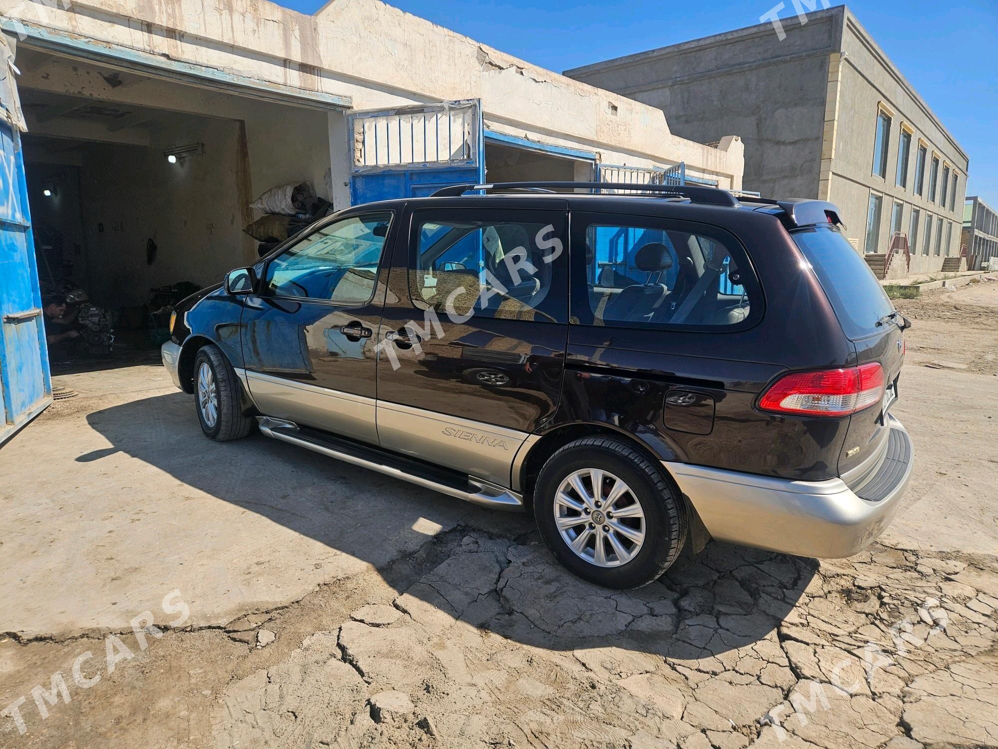 Toyota Sienna 2002 - 165 000 TMT - Мары - img 2