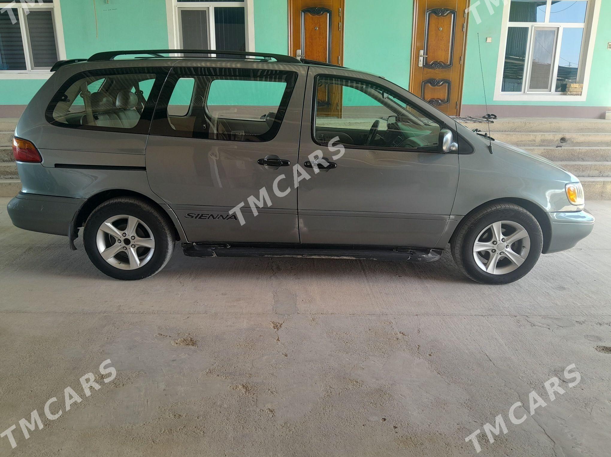 Toyota Sienna 1999 - 135 000 TMT - Мары - img 3