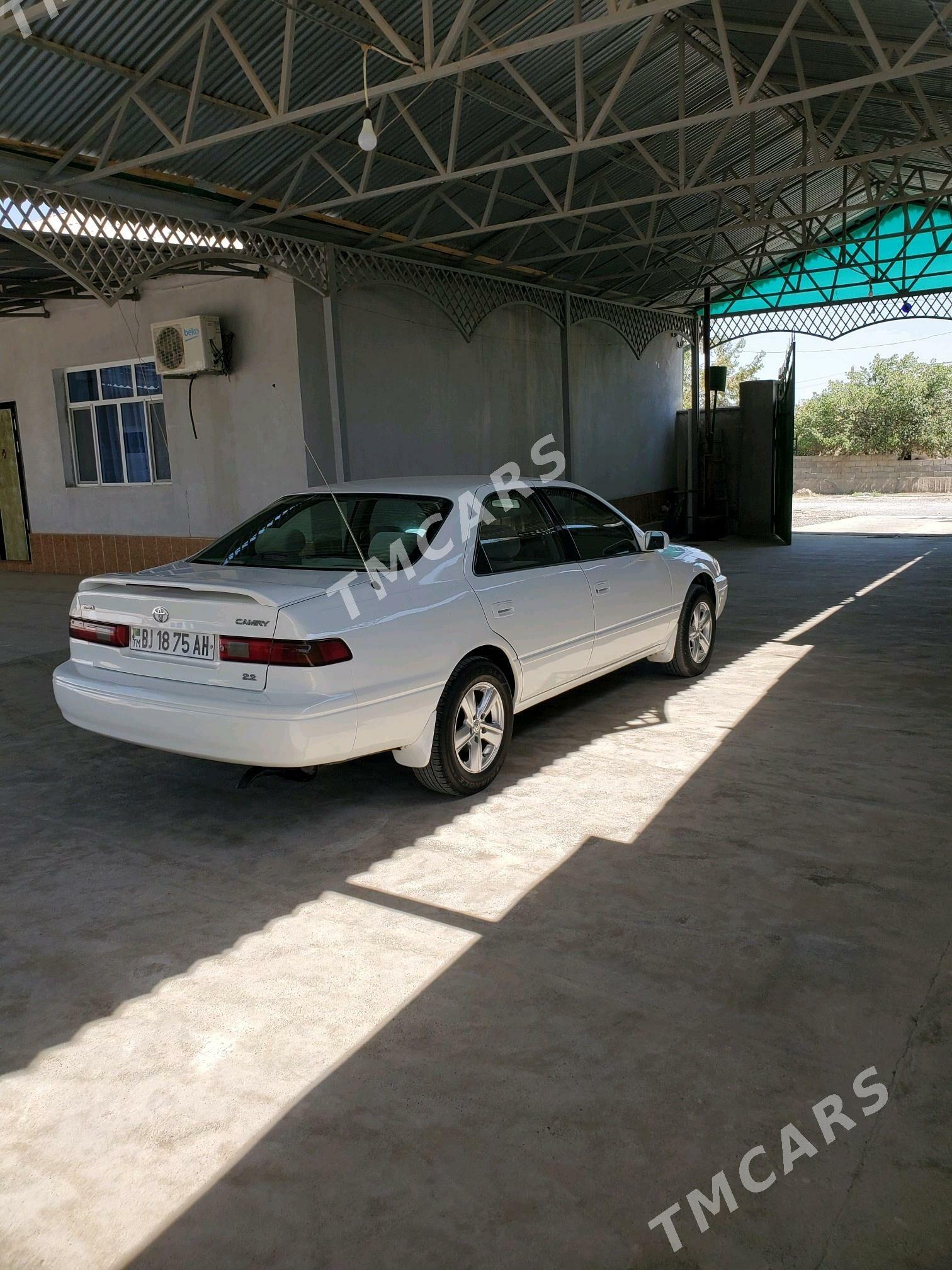 Toyota Camry 1998 - 113 000 TMT - Kaka - img 8