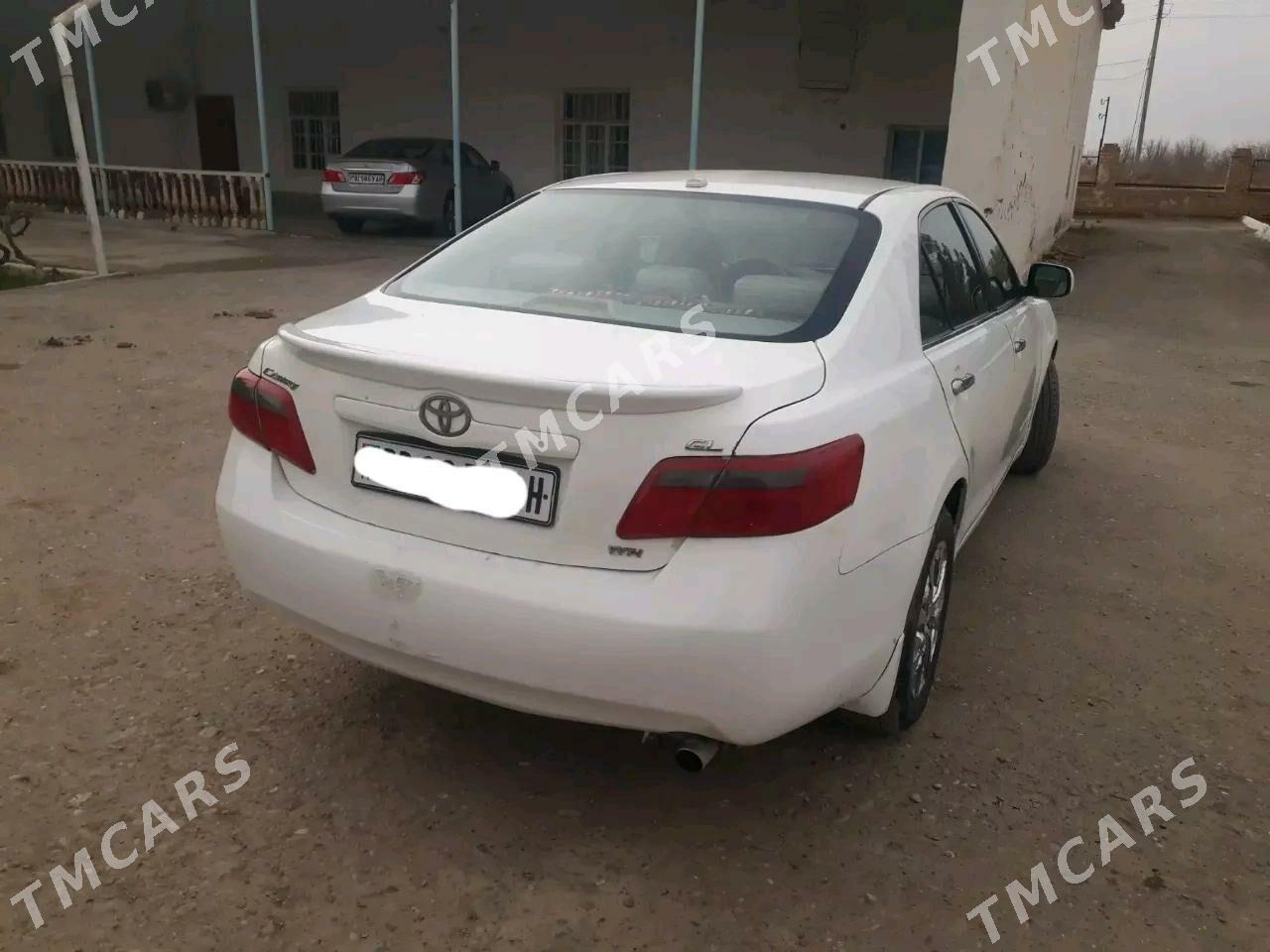 Toyota Camry 2010 - 130 000 TMT - Серахс - img 3