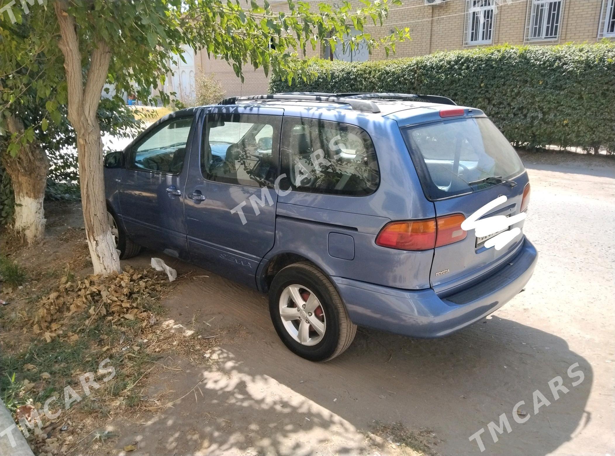 Toyota Sienna 2000 - 140 000 TMT - Туркменабат - img 3