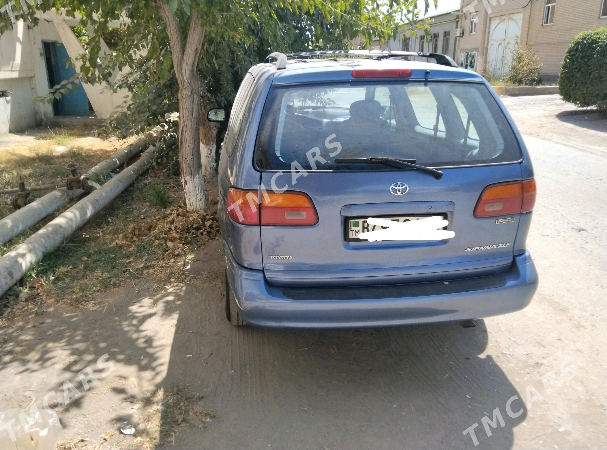 Toyota Sienna 2000 - 140 000 TMT - Туркменабат - img 2