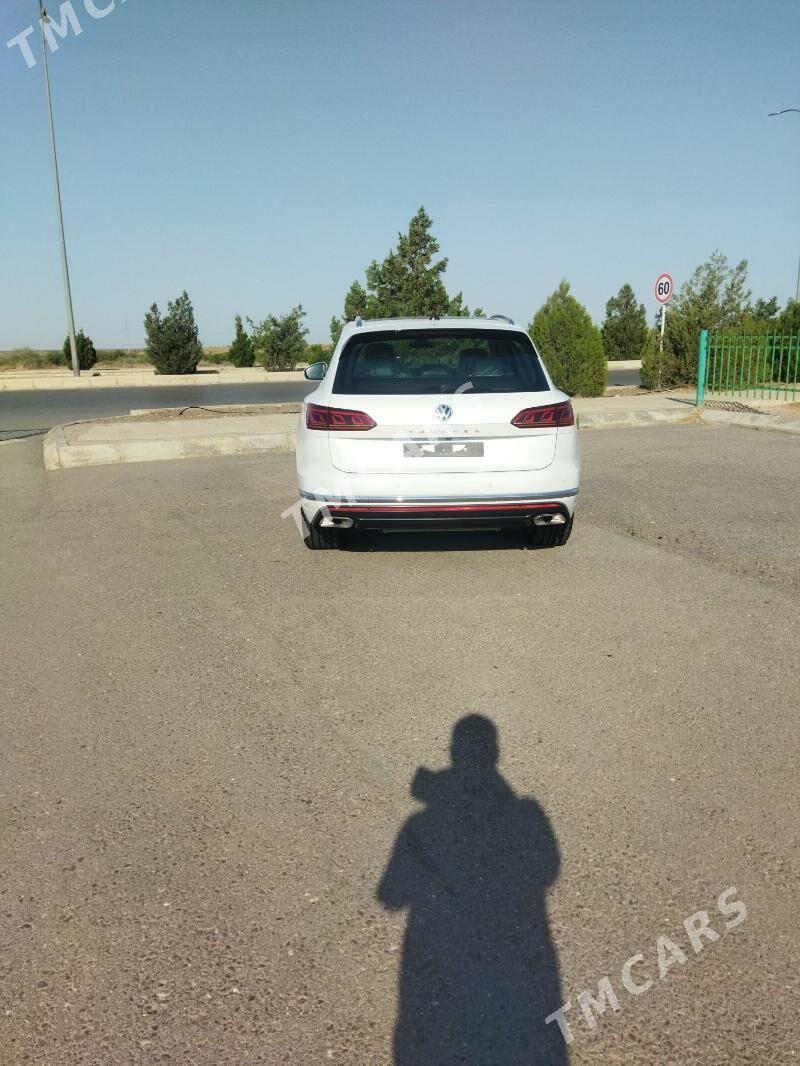 Volkswagen Touareg 2019 - 985 000 TMT - Aşgabat - img 3