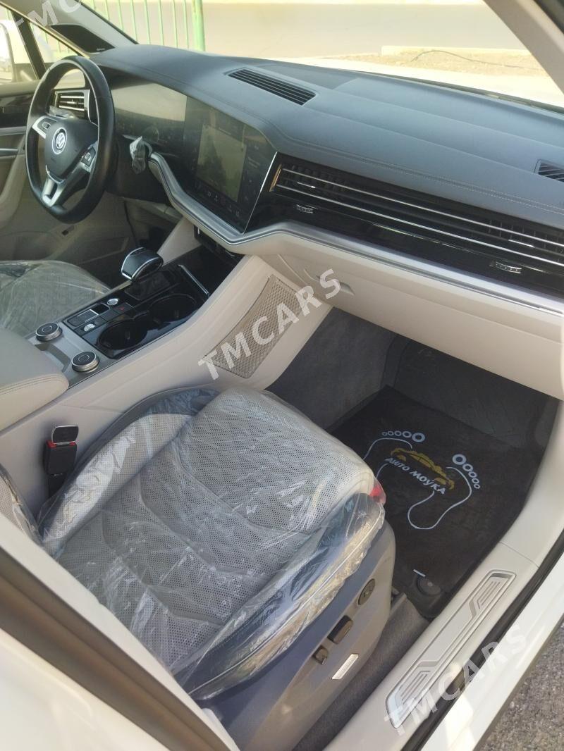 Volkswagen Touareg 2019 - 985 000 TMT - Aşgabat - img 8
