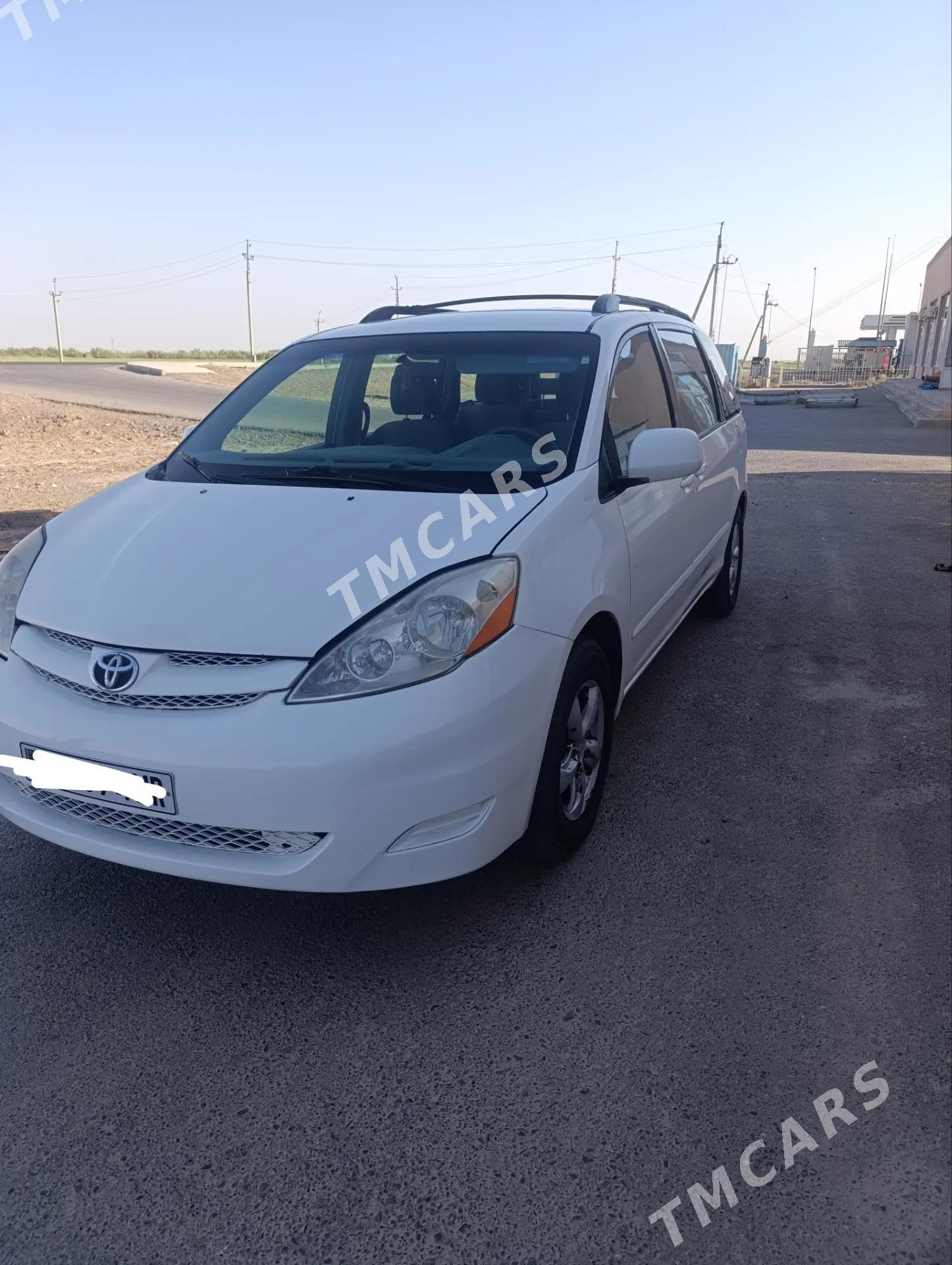 Toyota Sienna 2009 - 220 000 TMT - Mary - img 4