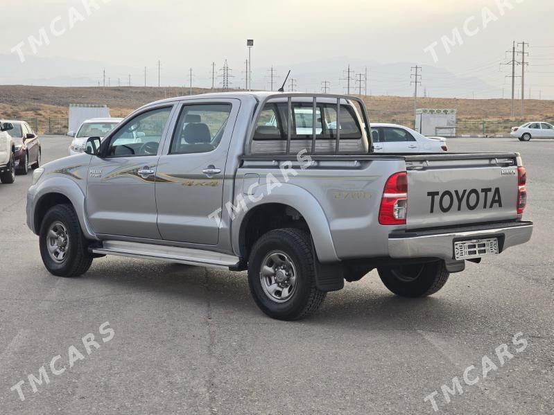 Toyota Hilux 2015 - 435 000 TMT - "Altyn Asyr" Gündogar bazary (Jygyllyk) - img 4