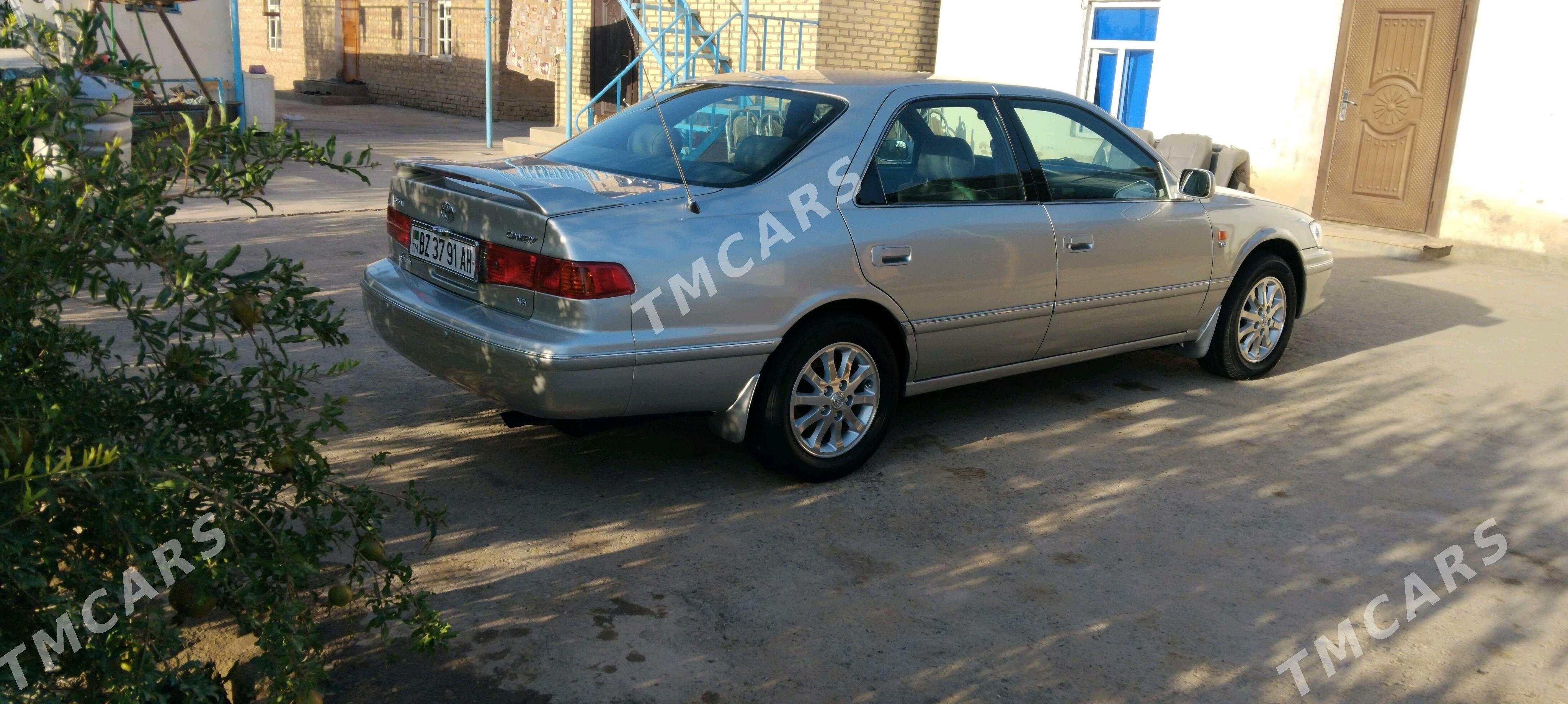 Toyota Camry 2001 - 204 000 TMT - Babadaýhan - img 8