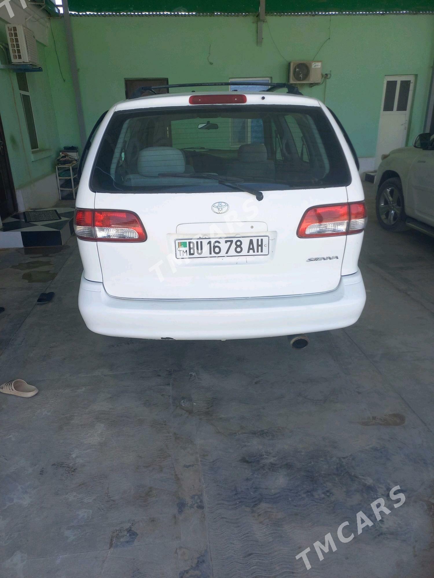 Toyota Sienna 1998 - 125 000 TMT - Kaka - img 2
