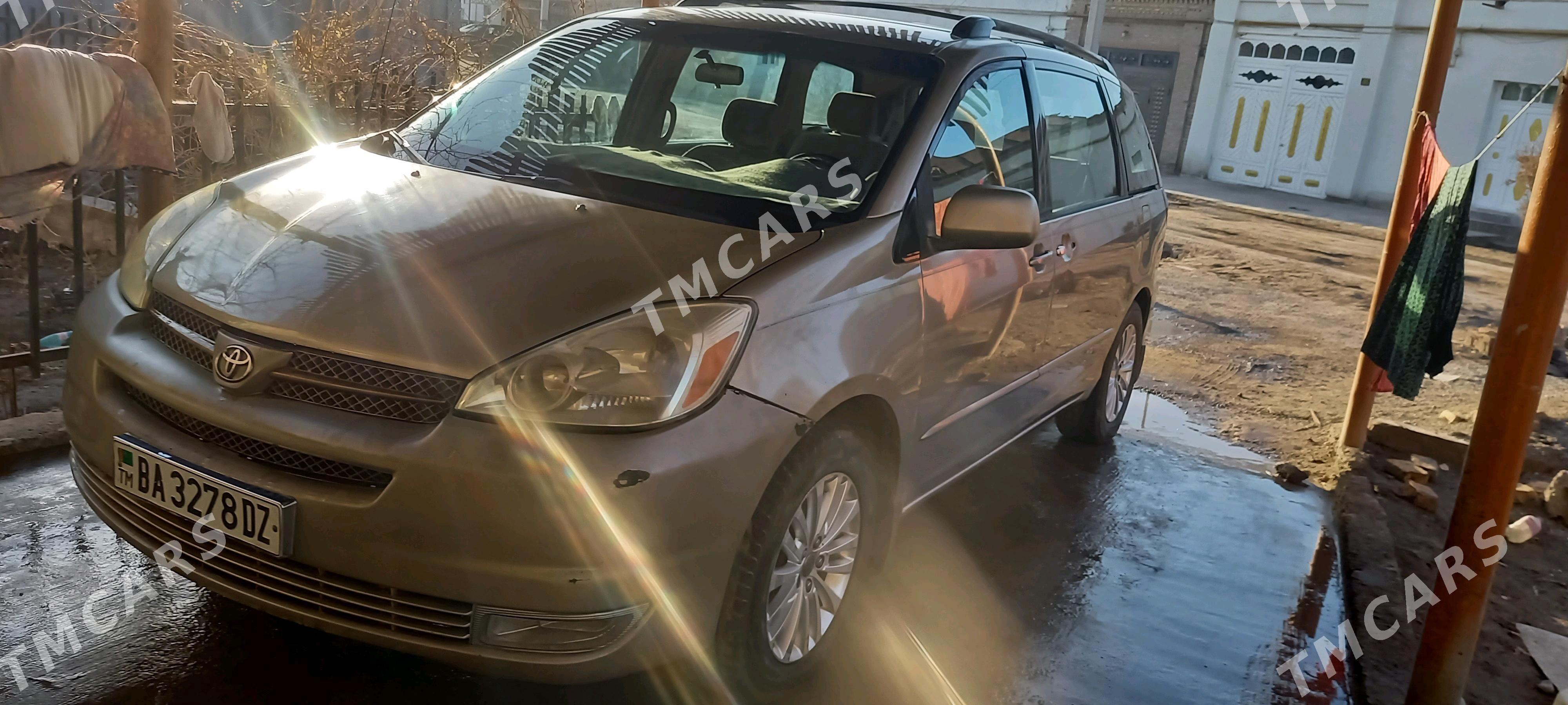Toyota Sienna 2005 - 250 000 TMT - Дашогуз - img 4