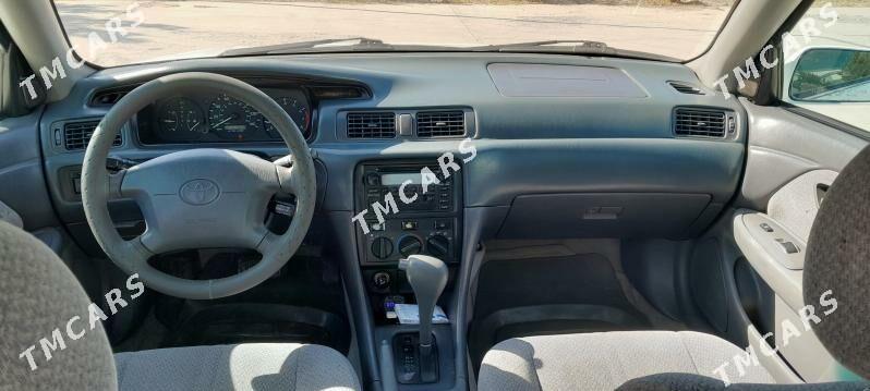 Toyota Camry 2001 - 140 000 TMT - Саят - img 3
