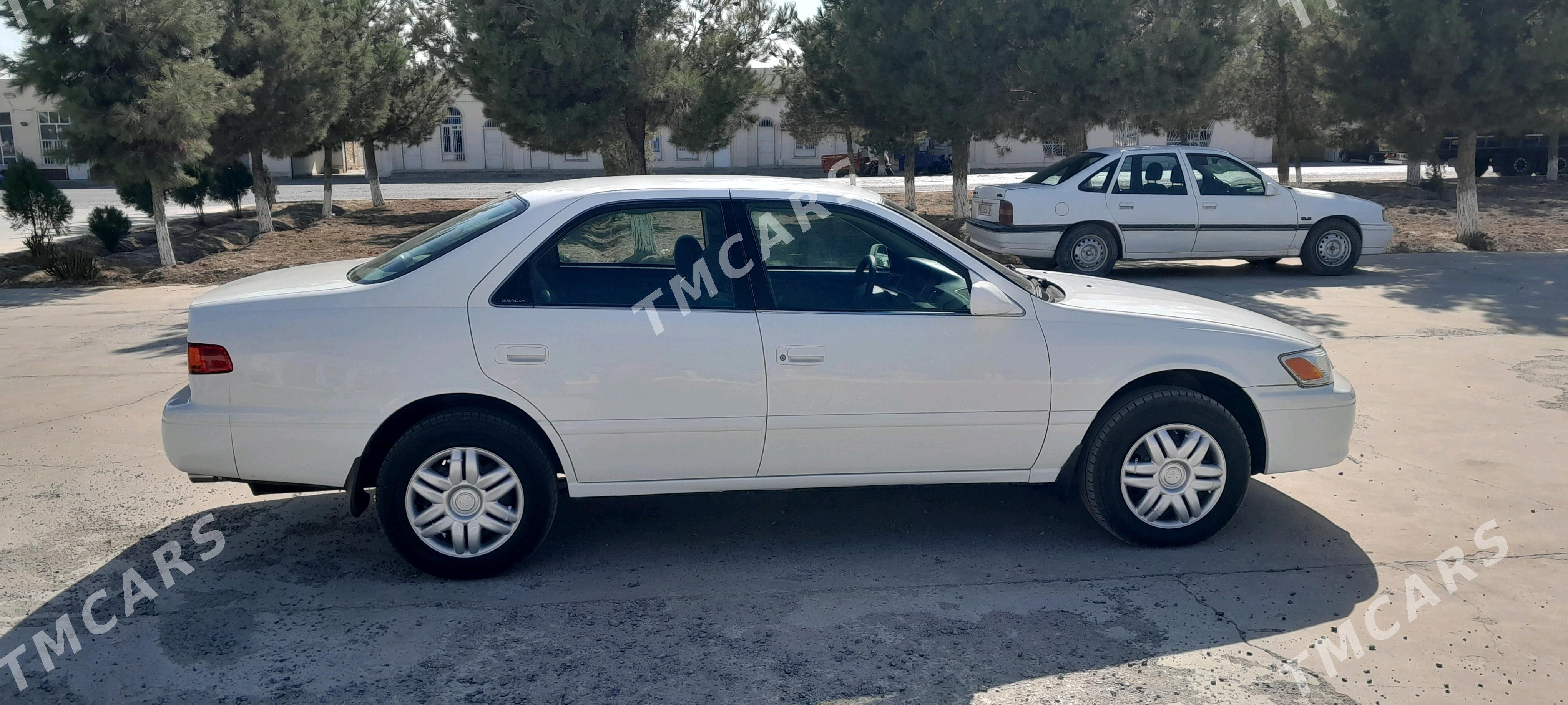 Toyota Camry 2001 - 140 000 TMT - Саят - img 6