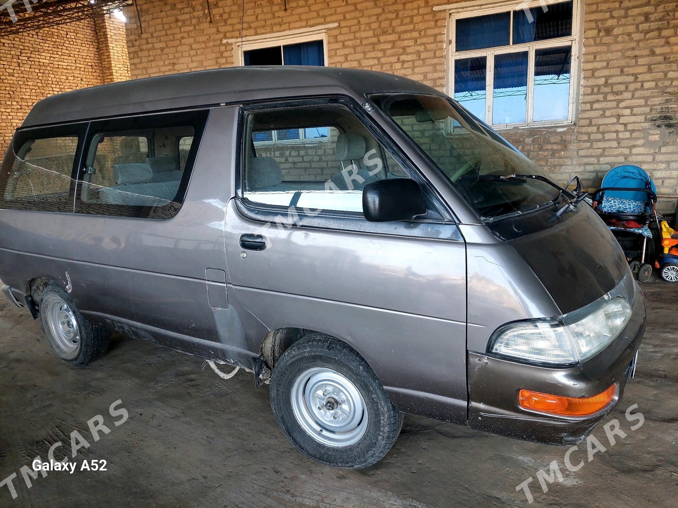 Toyota Town Ace 1993 - 22 000 TMT - Саят - img 3