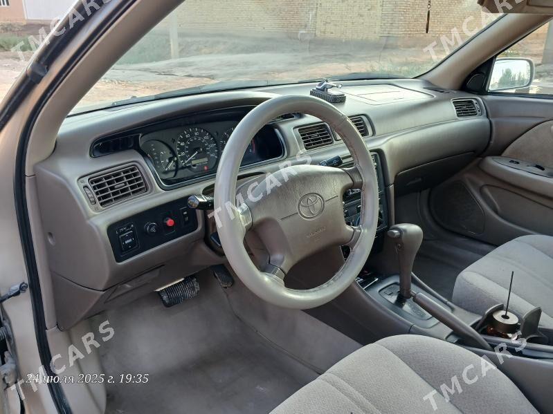 Toyota Camry 2001 - 150 000 TMT - Гурбансолтан Едже - img 2