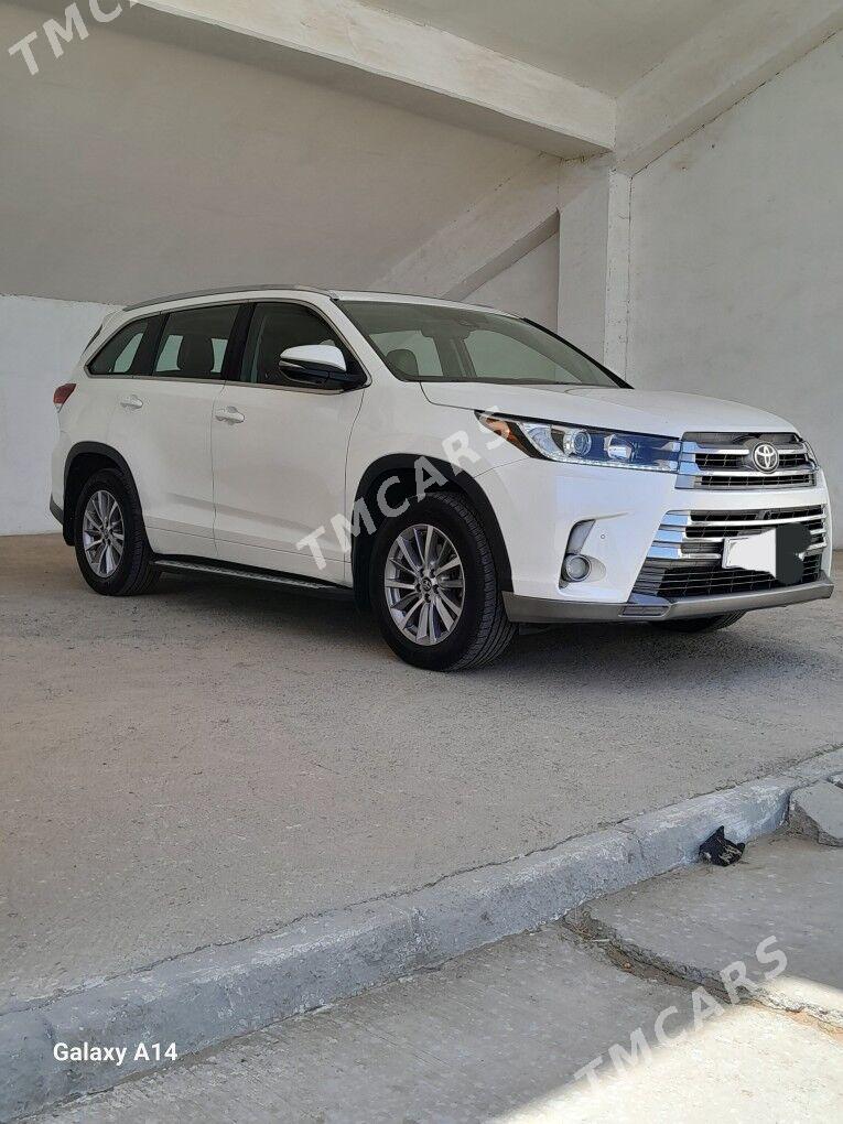 Toyota Highlander 2018 - 520 000 TMT - Мары - img 4