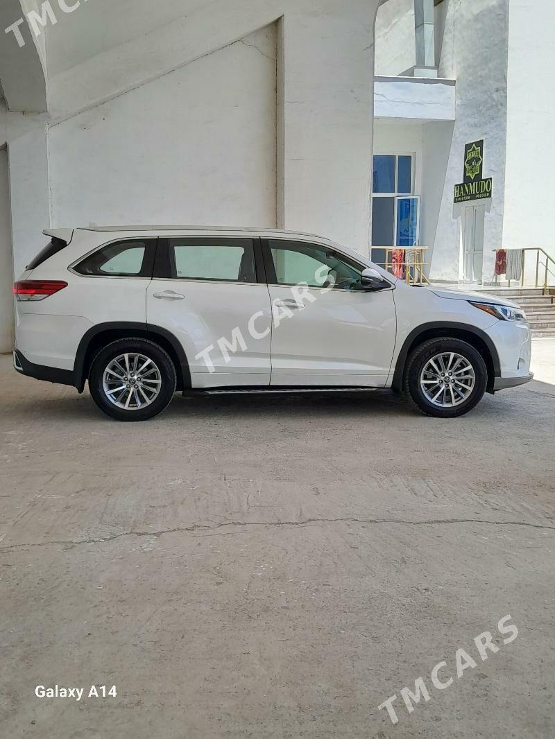 Toyota Highlander 2018 - 520 000 TMT - Мары - img 7