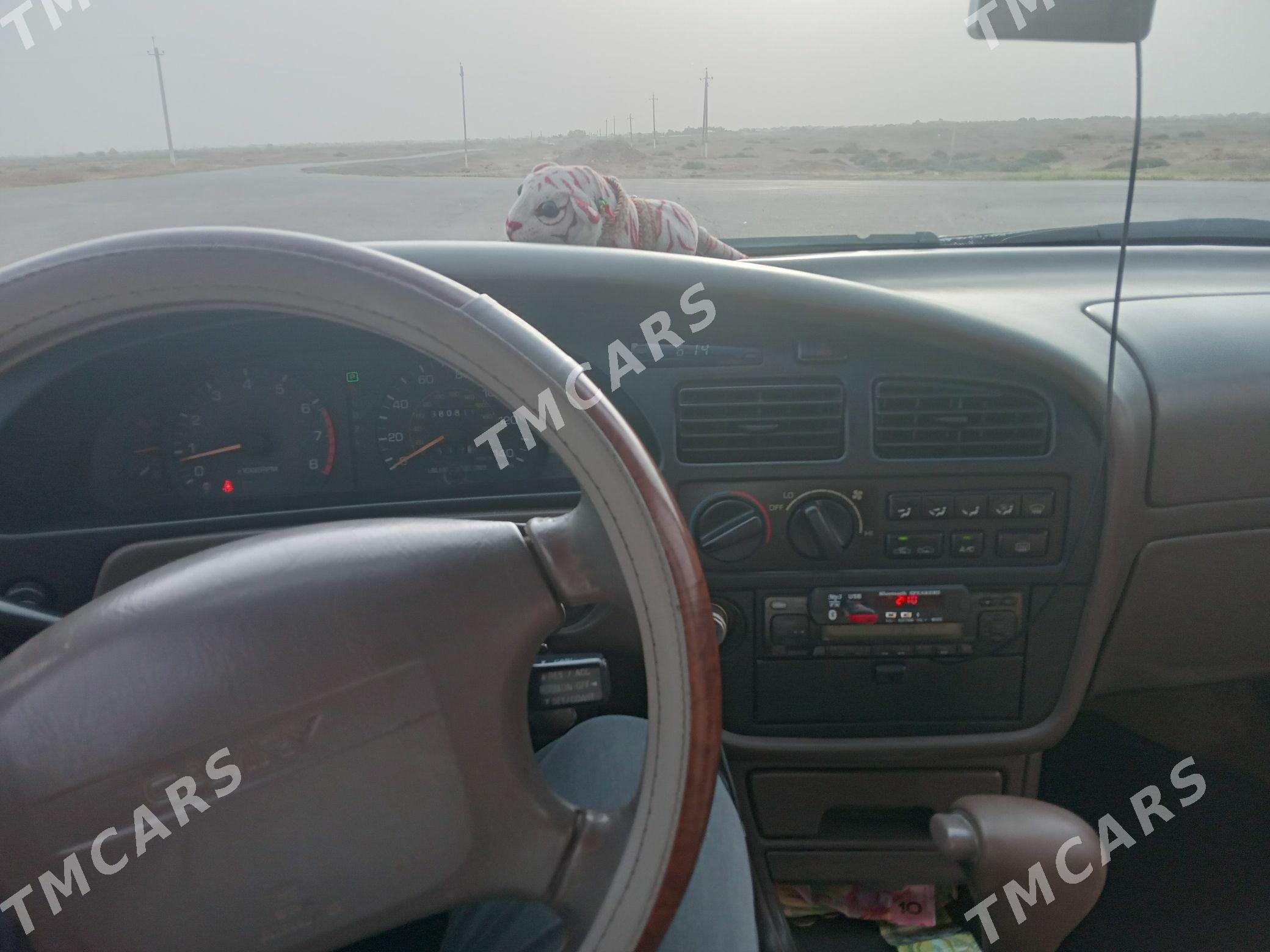 Toyota Camry 1994 - 90 000 TMT - Байрамали - img 5