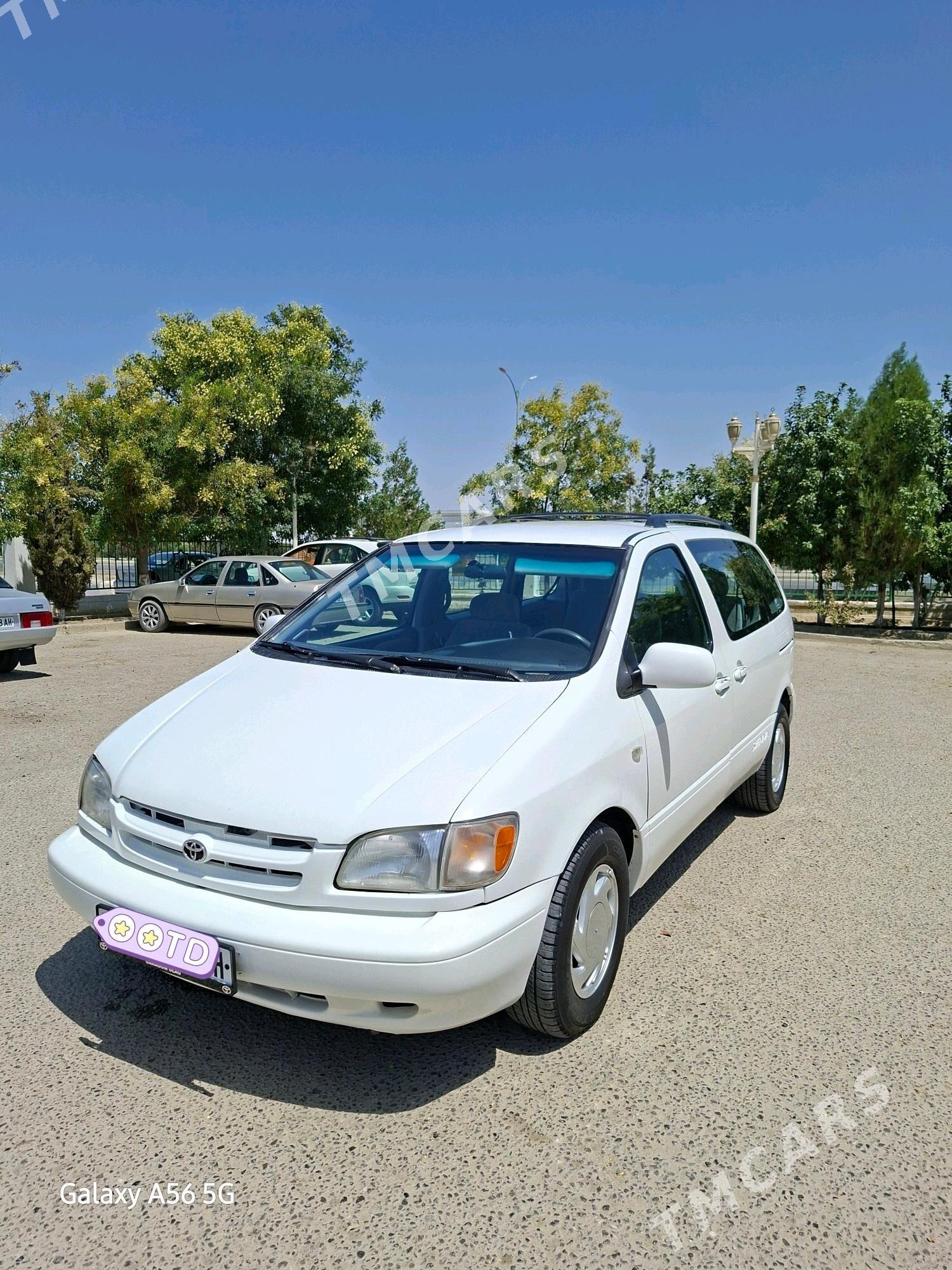 Toyota Sienna 2000 - 136 000 TMT - Бахарден - img 2