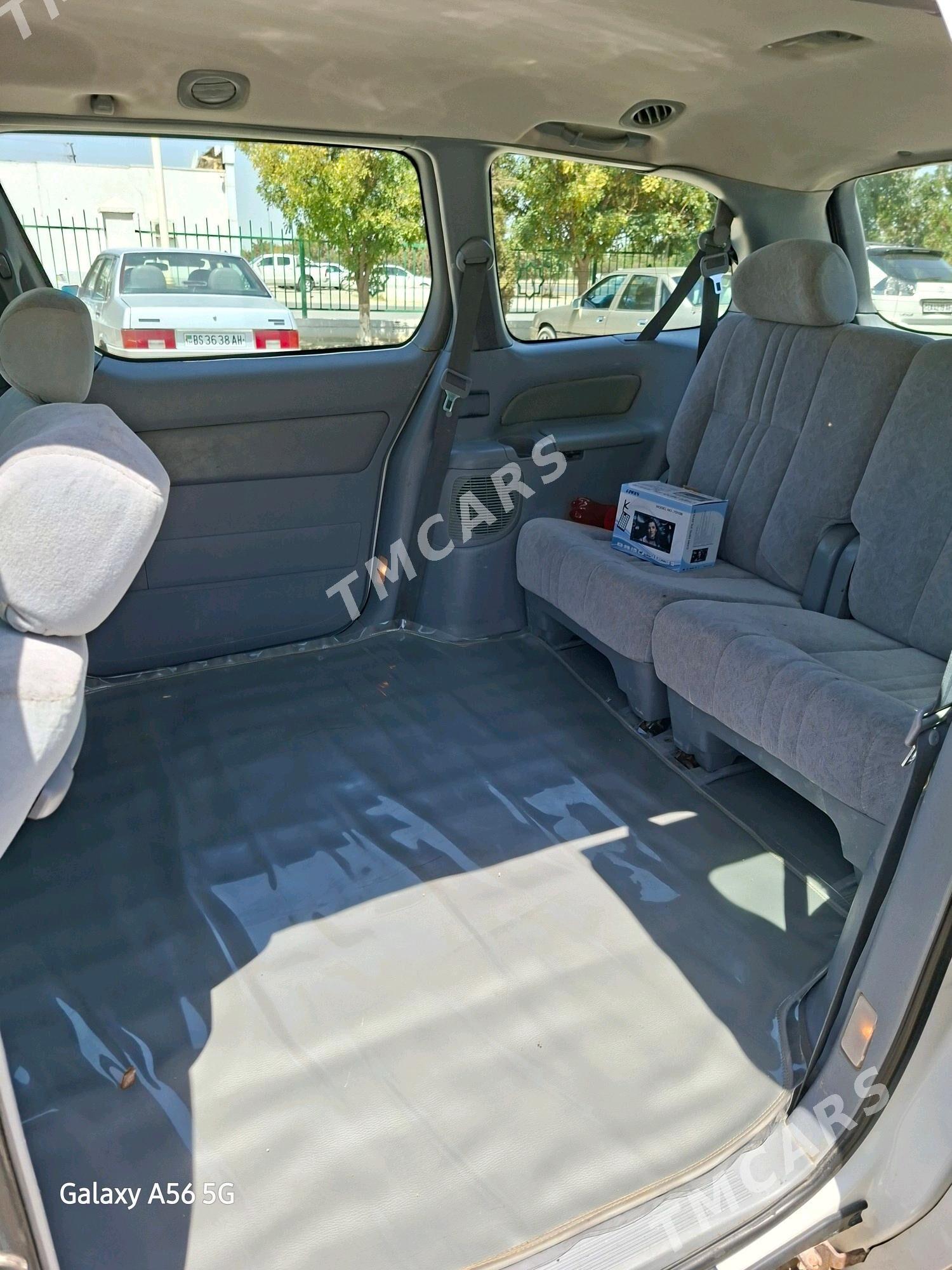 Toyota Sienna 2000 - 136 000 TMT - Бахарден - img 5