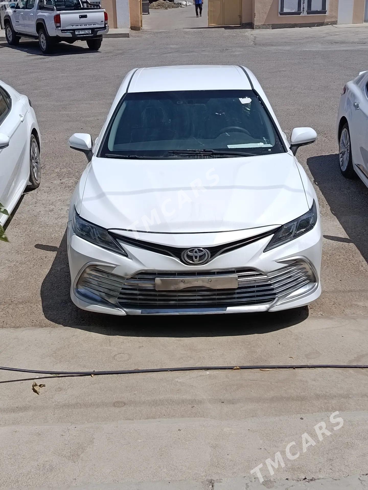 Toyota Camry 2022 - 270 000 TMT - Тязе заман - img 3